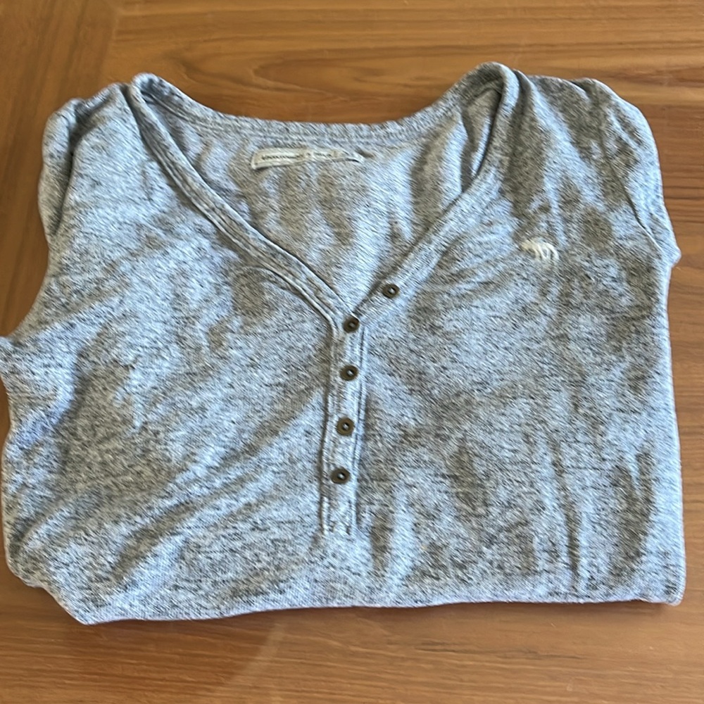 Abercrombie & Fitch gray long sleeve top